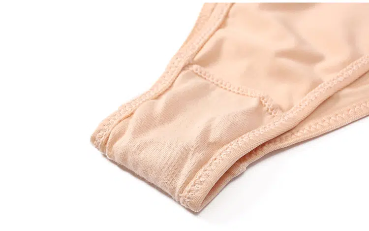 Alltagstaugliche Damenunterwäsche Damen-Briefs im Einsatz