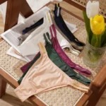 Verführerisches 2-teiliges Dessous-Set für Damen | Spitzen-Bikini & Low-Taille String | Sexy Unterwäsche in Eis-Optik | Spurlose Reizwäsche – Bild 6