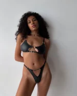 Verführerisches Lederoptik-Dessous-Set für Damen | 2-teilig mit Cut-Out-Details & runden Ringen | Drahtloser BH & sinnliche Reizwäsche – Bild 2