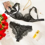 Schwarzes Spitzen Dessous Set BH und Tanga erotische Unterwäsche – Bild 6