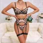 Romantisches Dessous-Set weiß mit Blumenstickerei 4-teilig BH und Tanga Spitze – Bild 4