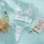 Luxury Spitzen Dessous Set mit Blumenstickerei Mesh Corsage und String – Bild 6