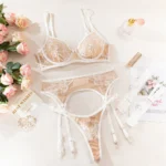 Romantisches Dessous-Set weiß mit Blumenstickerei 4-teilig BH und Tanga Spitze – Bild 6