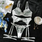 Sexy Lingerie Set Weiß 4-teilig mit Spitze Blumenstickerei BH Slip Strumpfhalter – Bild 6